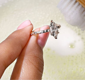 use-jewellery-cleaner